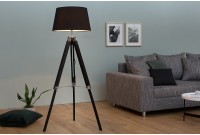 Lampadaire moderne de couleur noire avec piétement en bois massif