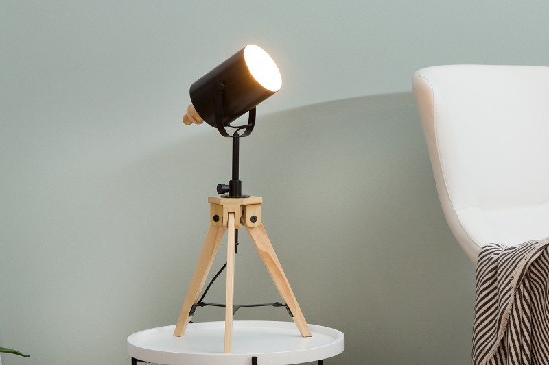 lampe à poser design trépied coloris noir et naturel en bois massif et en métal